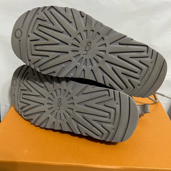 UGG - Picture 7 of 8